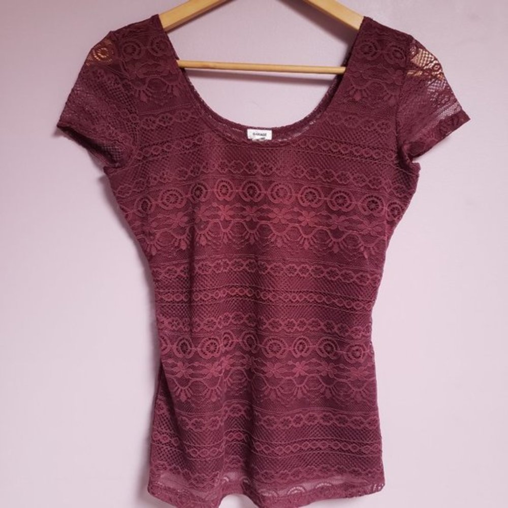 Garage Women's  Burgundy Lace Top Size Medium - Pre-Worn